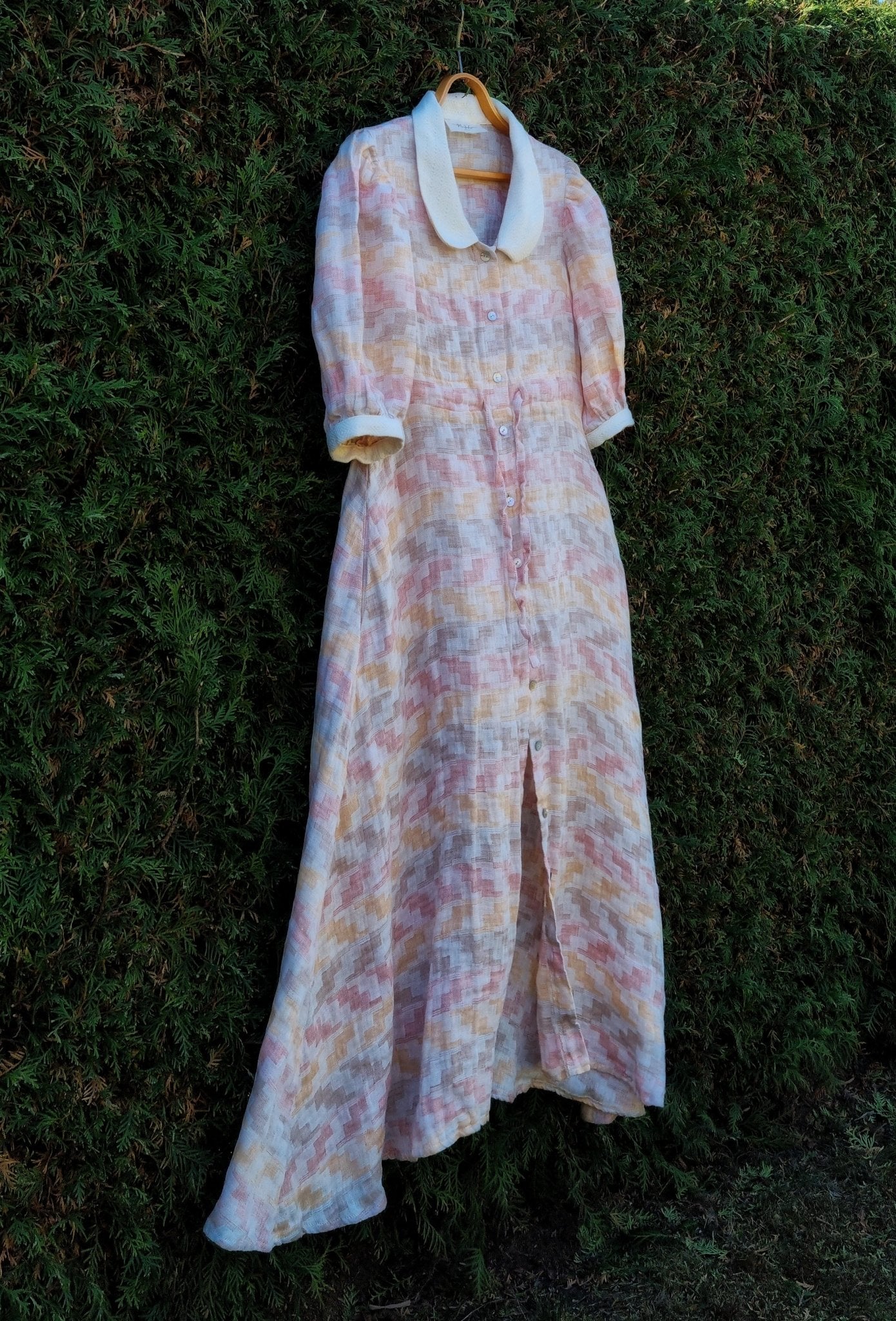 Long linen dress with a Peter Pan collar