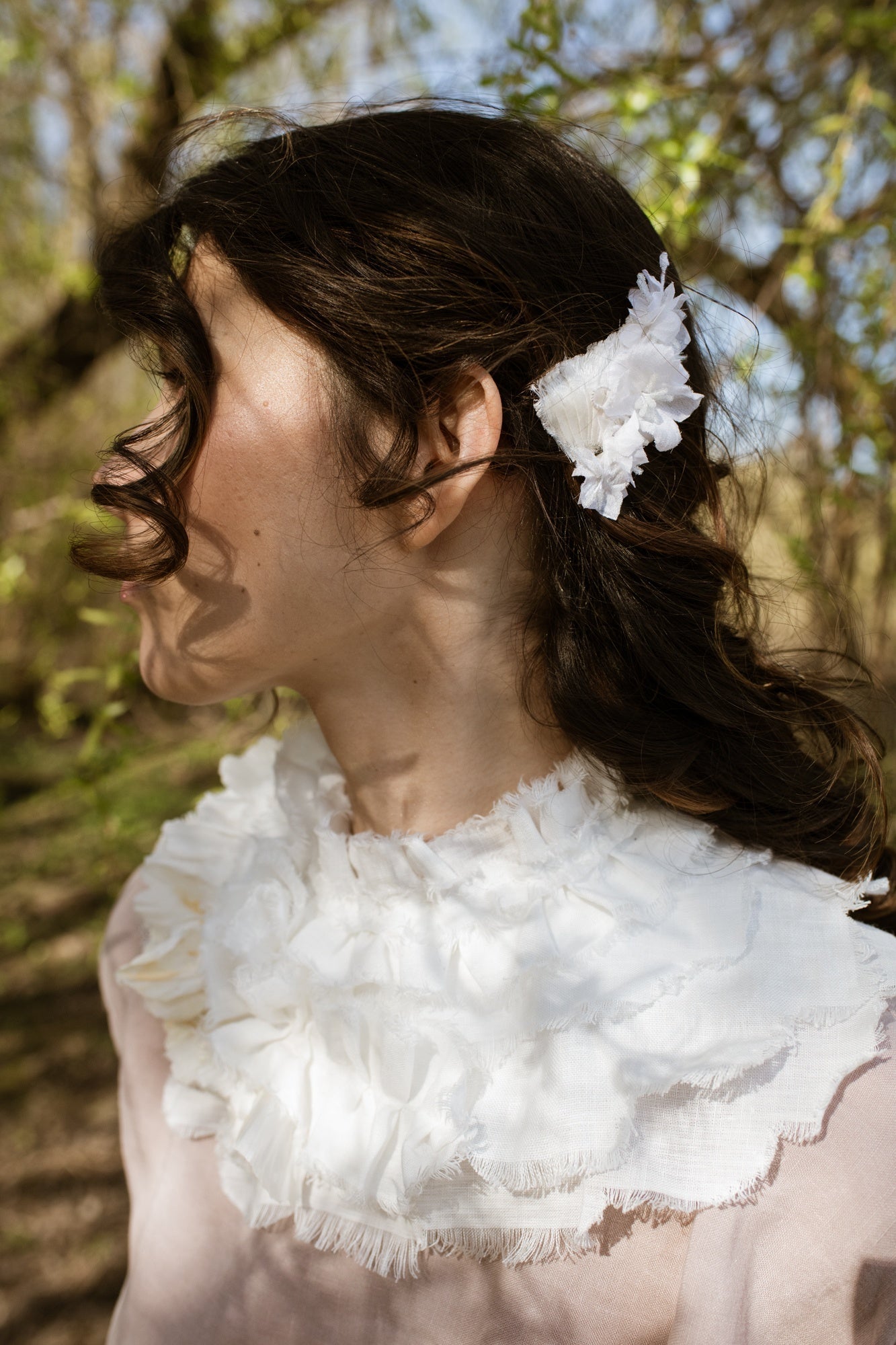 Unique linen ruffle collar