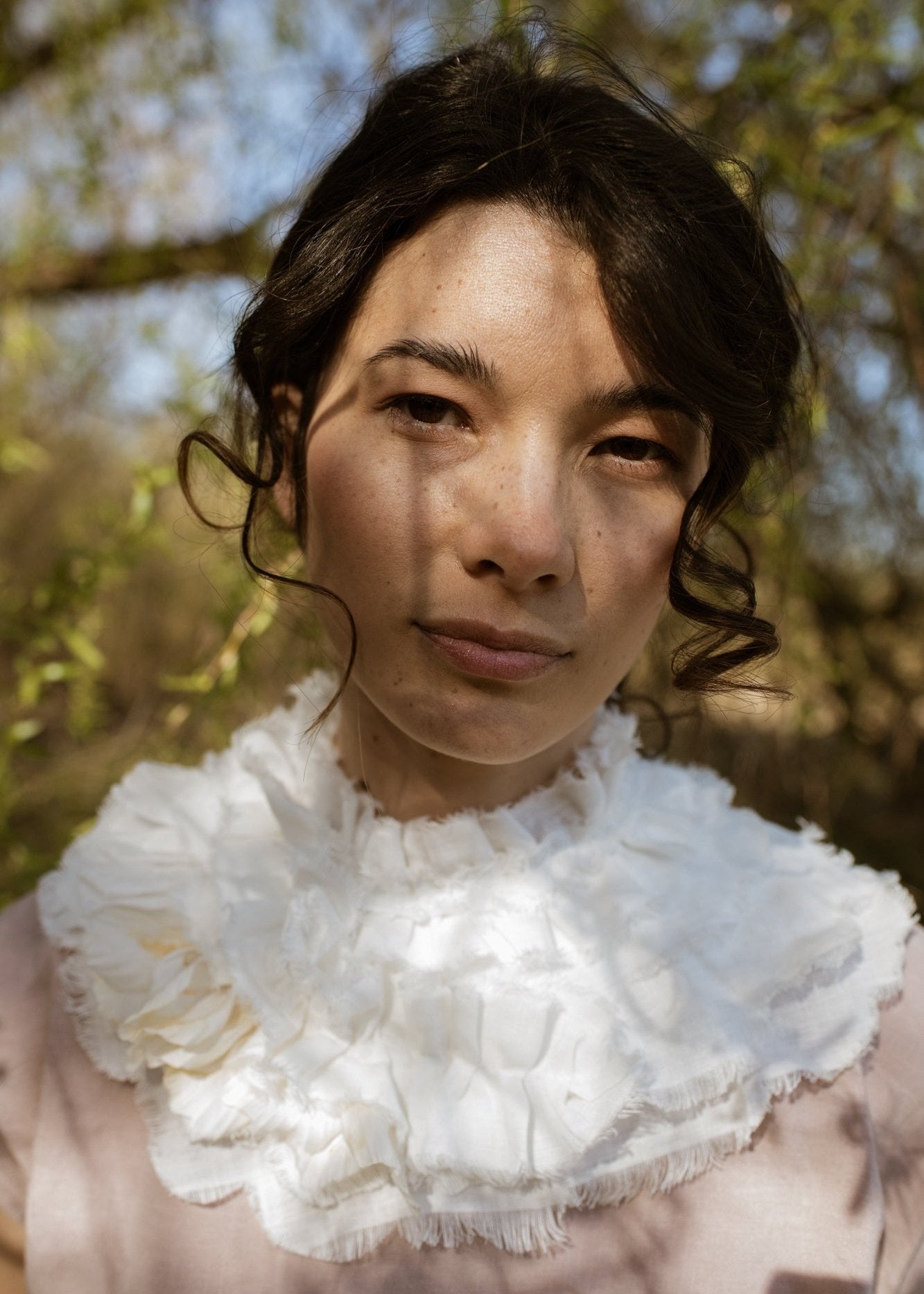 Unique linen ruffle collar